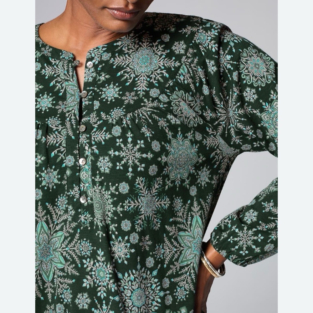 NEW J. Jill Large Petite Green Snowflake Print Henley Long Sleeve Blouse - Picture 3 of 11
